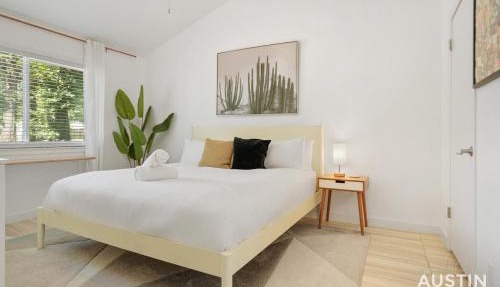 Stylish Austin Retreat w Luxurious King Bed and WD
