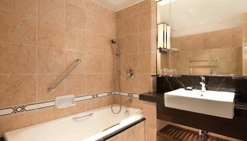 Sheraton Saigon Grand Opera Hotel