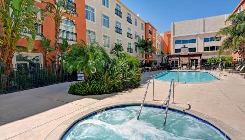 Embassy Suites Valencia