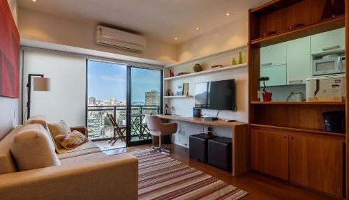 Flat com varanda, vista mar e Cristo