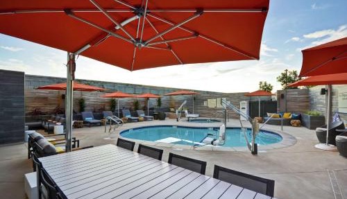 Hampton Inn & Suites Los Angeles Burbank Airport