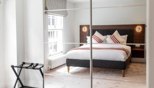 3 Bedroom flat with Terrace in Central London