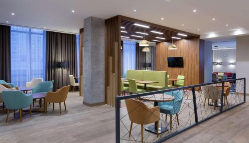 Hampton By Hilton Astana Triumphal Arch