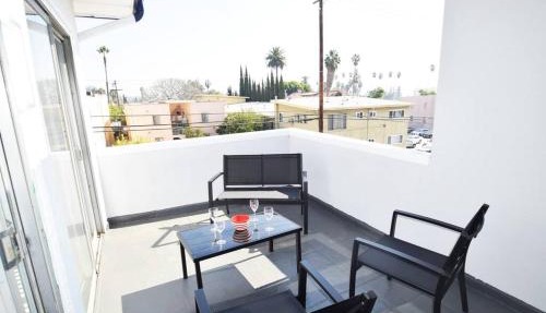 Hollywood Business Apartments