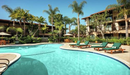 DoubleTree by Hilton Claremont