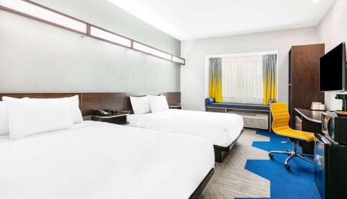 Microtel Inn & Suites by Wyndham Austin Airport