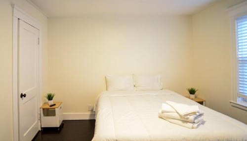 Modern Two Bedroom Condo - Boston