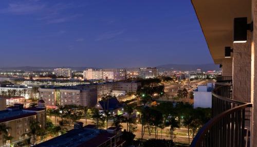 Sheraton Park Hotel at the Anaheim Resort
