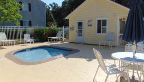 F3 close to front heated pool