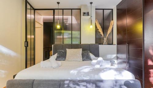 Montaigne Executive Suite