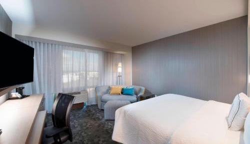 Courtyard by Marriott Atlanta Alpharetta/Avalon Area