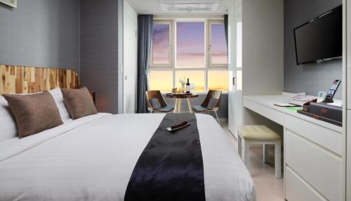 Ever 8 Family Hotel