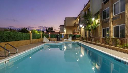 Best Western Plus South Bay Hotel