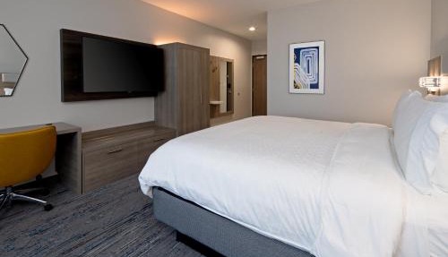 Holiday Inn Express & Suites - Valencia - Santa Clarita by IHG