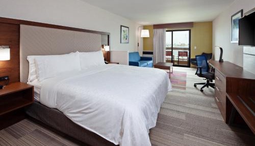 Holiday Inn Express Hotel & Suites Ventura Harbor by IHG