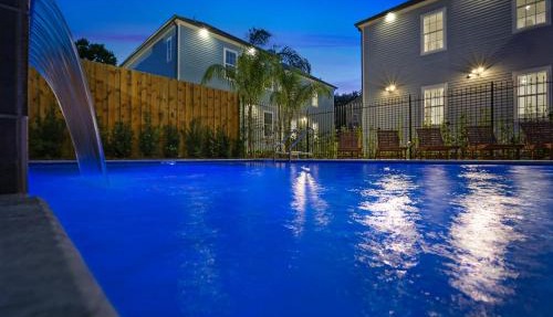 Hosteeva Chic Urban Retreat w Pool Steps to St Charles Ave and Near Bourbon St
