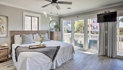 Walk to Surfside Beach: Studio w/Covered Balcony