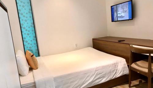 ELIZABETH HOTEL