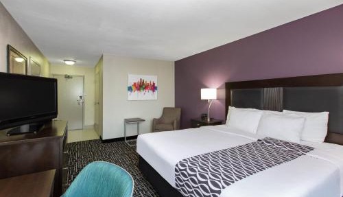 La Quinta by Wyndham Blue Springs