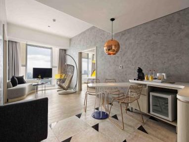 YELLO Hotel Harmoni