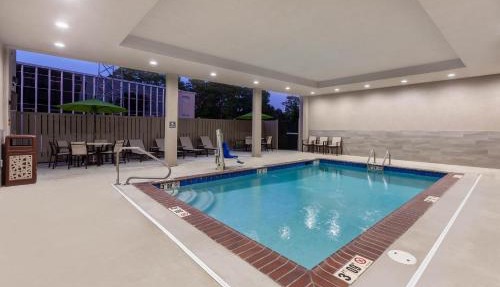 La Quinta Inn & Suites by Wyndham Lafayette Oil Center