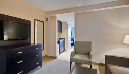 Holiday Inn Express & Suites Ottawa West - Nepean by IHG