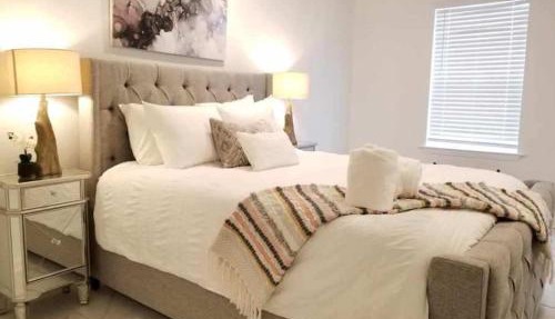 7BR- SLEEPS 15! Celebrity Villa! Great Rates!
