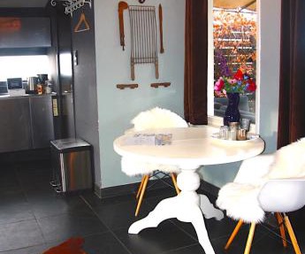 Garden House, Private studio apartment with wifi and free parking for 1 car