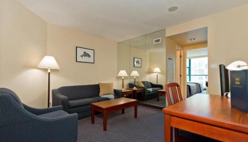 Rosedale on Robson Suite Hotel