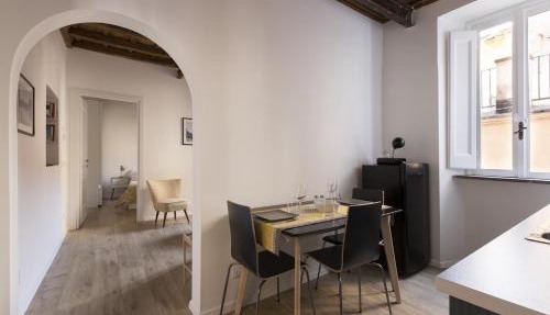 Cozy apartment in via degli Spagnoli - FromHometoRome