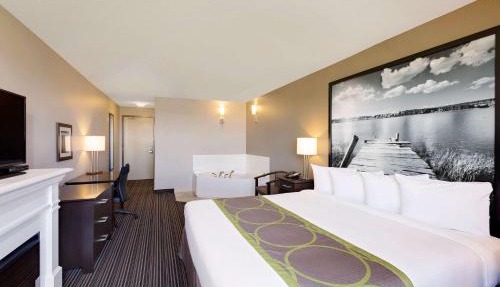 Super 8 by Wyndham Kapuskasing