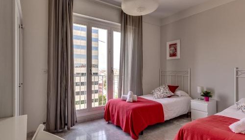 4 Bedroom High-Rise Apartment Amazing views!